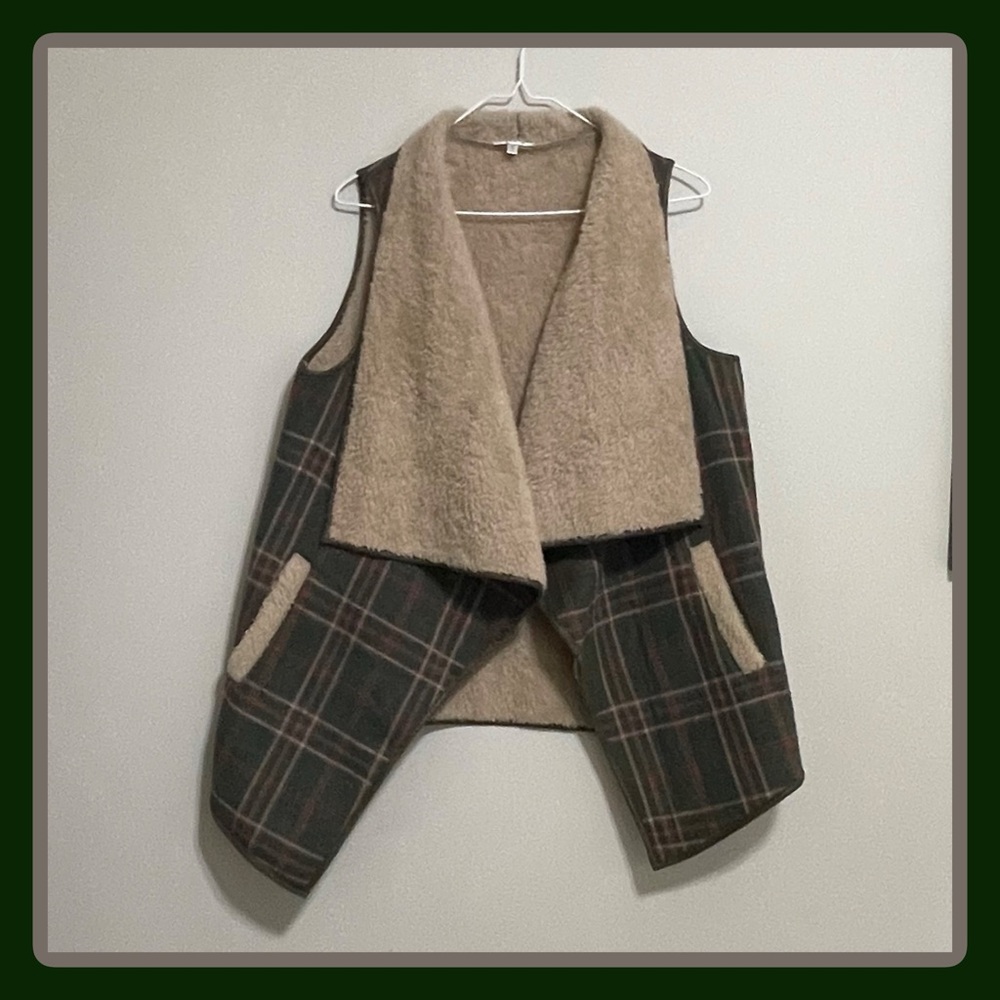 JODIFL‎ Tan Sherpa Vest size large